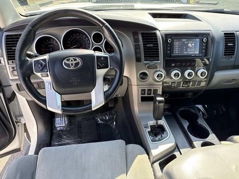 Used 2015 Toyota Sequoia SR5 AWD/4WD image 18