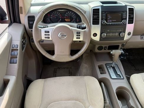 Used 2017 Nissan Frontier SV image 6