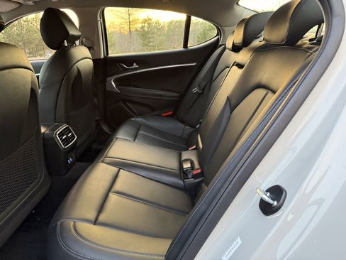 Used 2025 Genesis G70 2.5T image 37