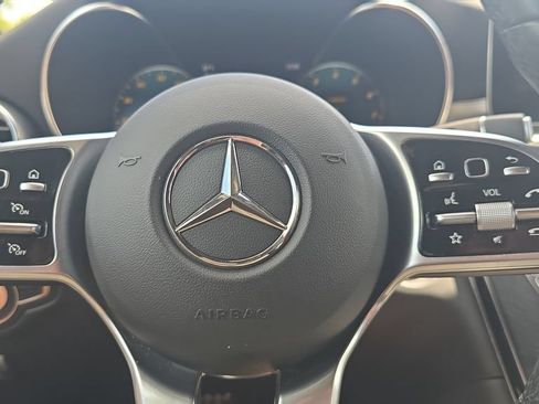 Used 2021 Mercedes-Benz GLC 300 4MATIC image 17