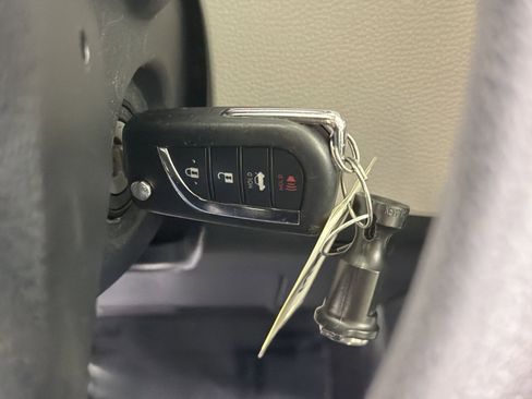 Used 2024 Toyota Corolla LE image 31