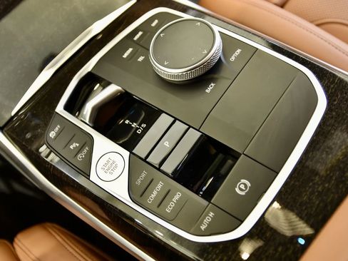 Used 2023 BMW 330i xDrive Sedan w/ Driving Assistance Package image 15