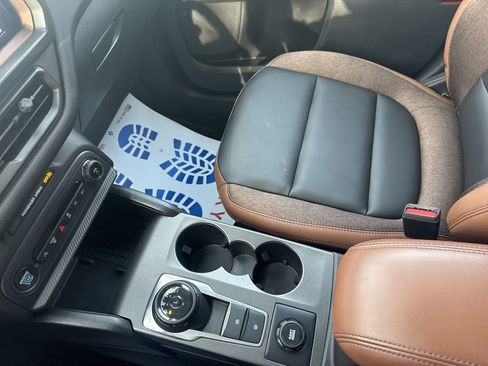 Used 2025 Ford Bronco Sport Outer Banks w/ Outer Banks Tech Package+ image 32