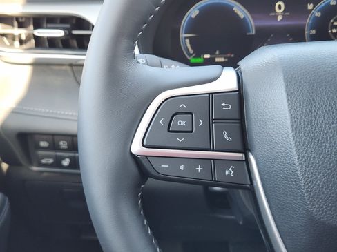 Used 2025 Toyota Highlander Platinum image 36