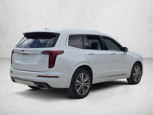 Used 2021 Cadillac XT6 Premium Luxury FWD image 5