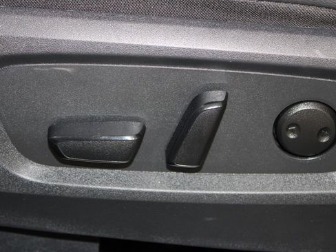 Used 2024 Nissan Pathfinder SL AWD/4WD image 17