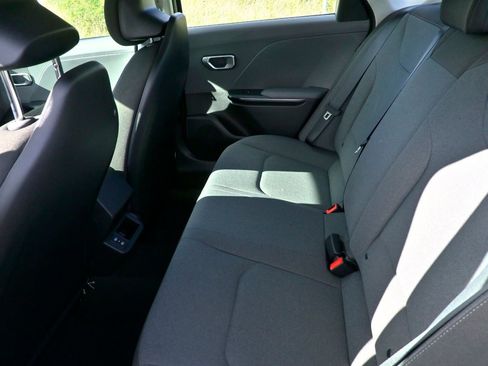 Used 2025 Kia K4 FWD image 15