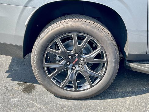 New 2025 GMC Yukon XL Denali image 38