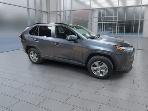 Used 2022 Toyota RAV4 XLE w/ Carpet Mat Package (TMS) AWD/4WD image 2