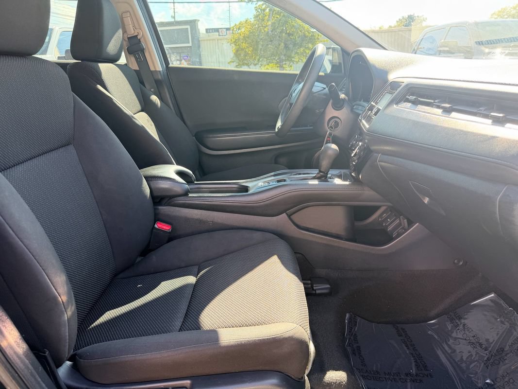 Used 2018 Honda HR-V LX image 16