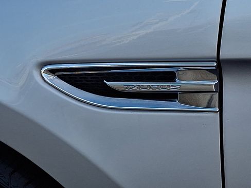 Used 2012 Ford Taurus SEL image 30