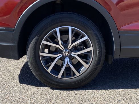 Used 2019 Volkswagen Tiguan SE image 9