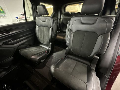 Used 2023 Jeep Grand Cherokee L Laredo AWD/4WD image 25