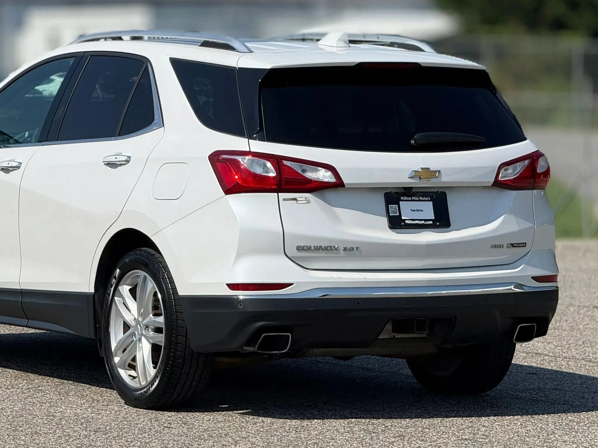 Used 2018 Chevrolet Equinox Premier w/ Premier True North Edition AWD/4WD image 16