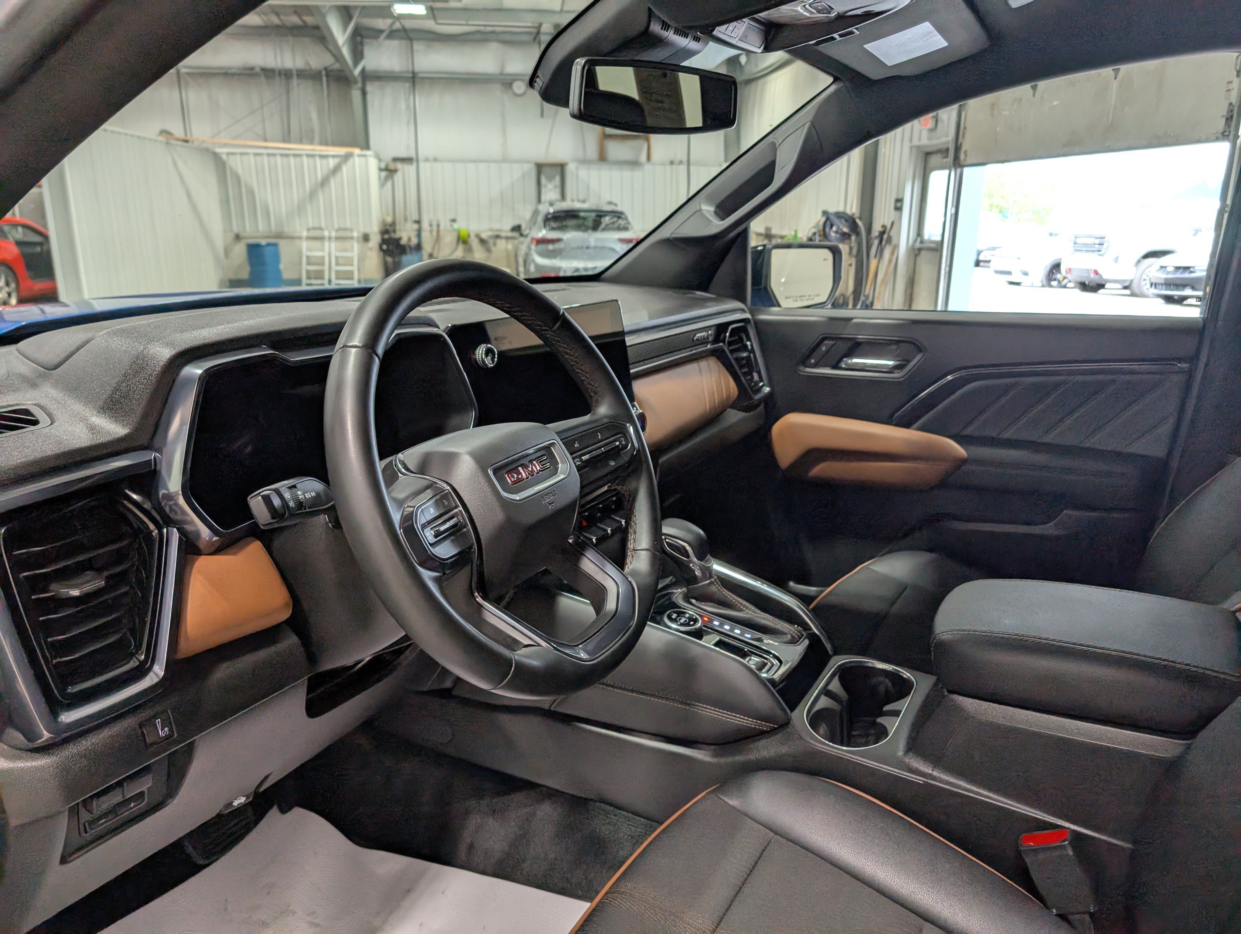 Used 2023 GMC Canyon AT4 w/ Technology Package AWD/4WD image 13