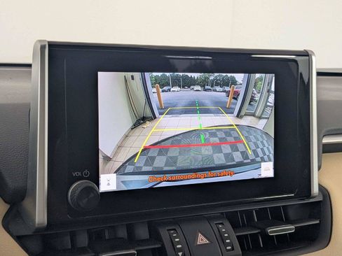 Used 2023 Toyota RAV4 XLE Premium FWD image 23