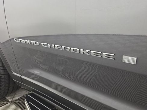 Used 2022 Jeep Grand Cherokee L Laredo w/ Luxury Tech Group I AWD/4WD image 10