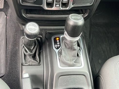 Used 2020 Jeep Wrangler Unlimited Sport AWD/4WD image 34