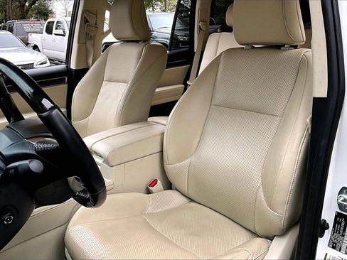 Used 2023 Lexus GX 460 Luxury w/ Sport Design Package image 18