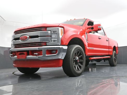 Used 2018 Ford F250 Lariat w/ Lariat Ultimate Package image 24