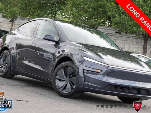 Used 2026 Tesla Model Y Long Range AWD/4WD image 1