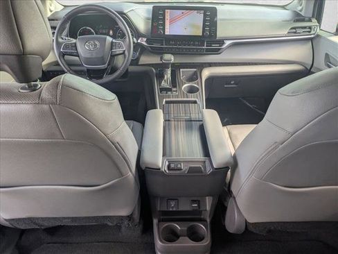 Certified 2021 Toyota Sienna Limited image 16