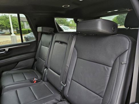 Used 2025 Chevrolet Tahoe Z71 AWD/4WD image 34