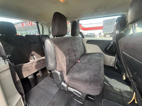Used 2014 Dodge Grand Caravan American Value Package FWD image 12
