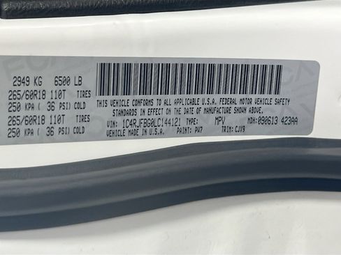 Used 2020 Jeep Grand Cherokee Limited image 32