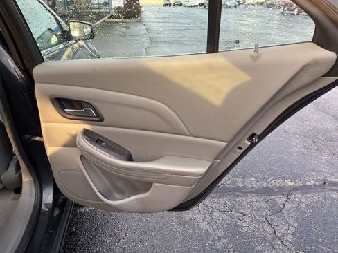 Used 2015 Chevrolet Malibu LT w/ Power Convenience Package image 16