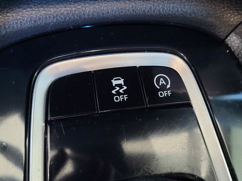 Used 2023 Toyota Corolla Cross XLE FWD image 15