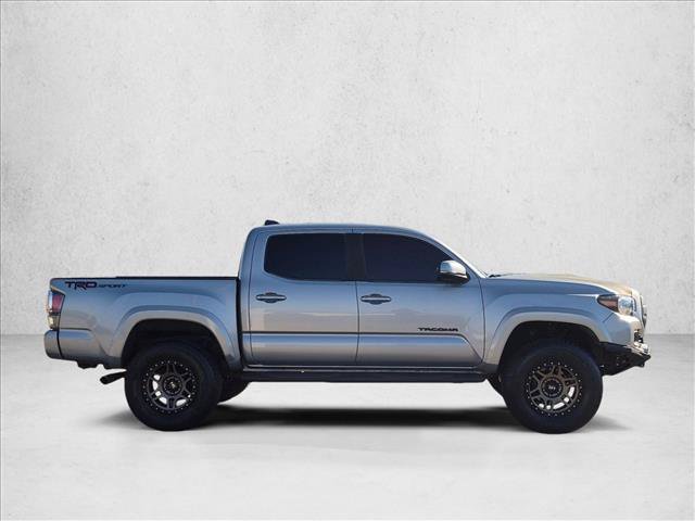 Used 2020 Toyota Tacoma TRD Sport w/ Technology Package RWD image 4