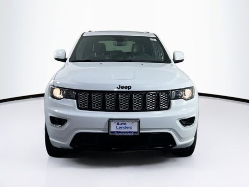 Used 2022 Jeep Grand Cherokee Laredo X image 2