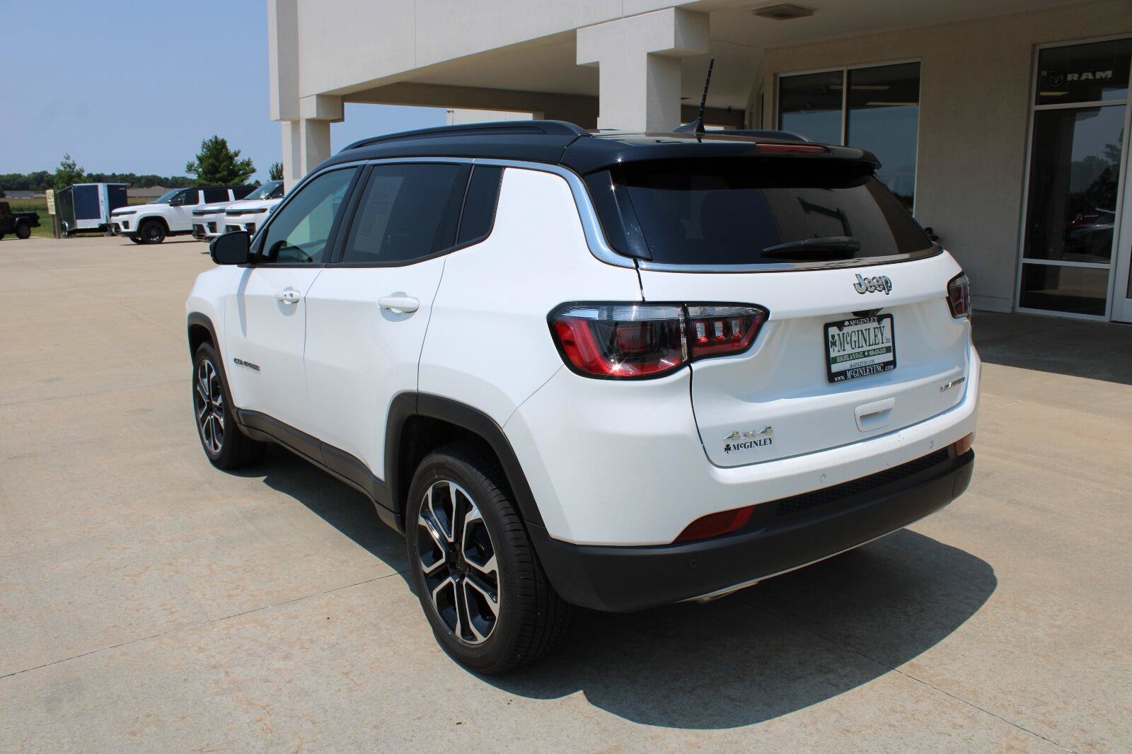 Used 2023 Jeep Compass Limited AWD/4WD image 9