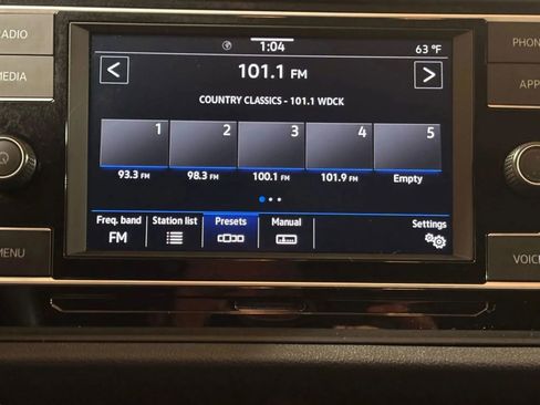 Used 2024 Volkswagen Jetta Sport image 38