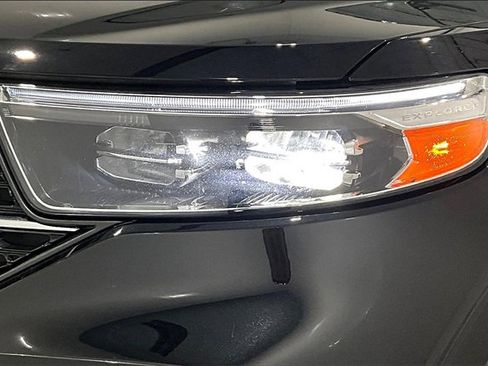 Used 2023 Ford Explorer XLT image 34