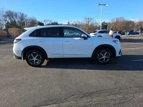 Used 2023 Honda HR-V EX-L image 8