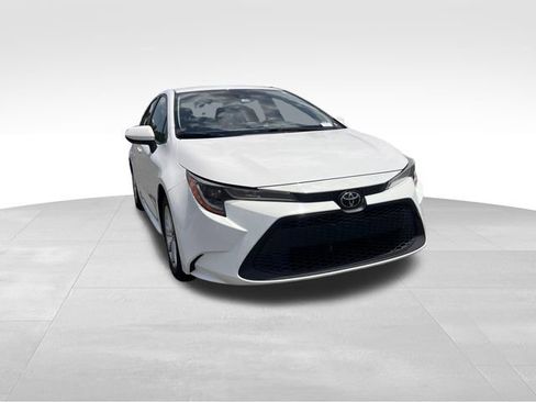 Used 2021 Toyota Corolla LE w/ LE Convenience Package FWD image 7