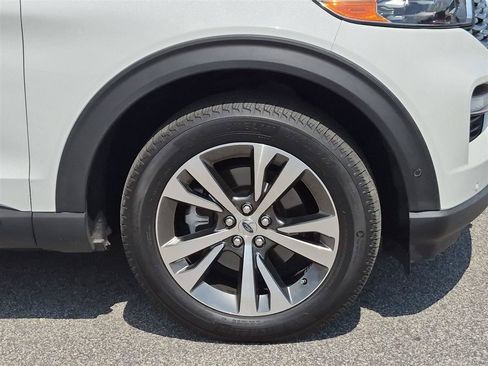 Used 2020 Ford Explorer Platinum w/ Premium Technology Package AWD/4WD image 10