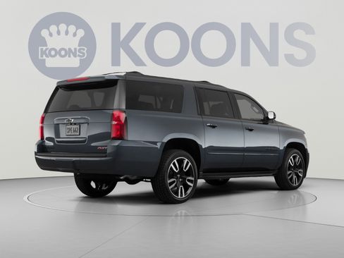 Used 2020 Chevrolet Suburban Premier w/ 6.2L Performance Package AWD/4WD image 4