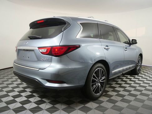 Used 2016 INFINITI QX60 FWD w/ Deluxe Technology Package image 3