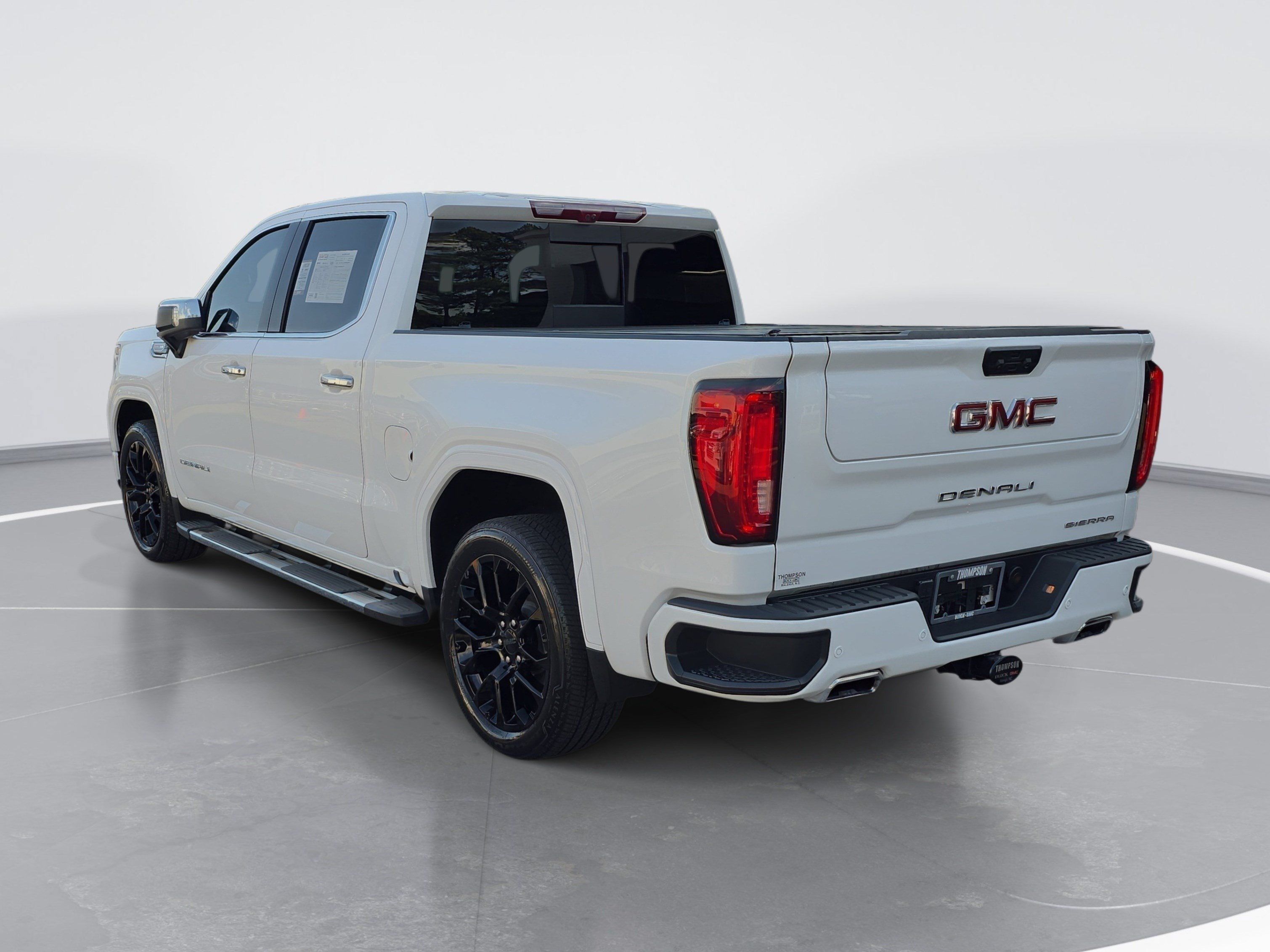 Used 2025 GMC Sierra 1500 Denali w/ Technology Package AWD/4WD image 5