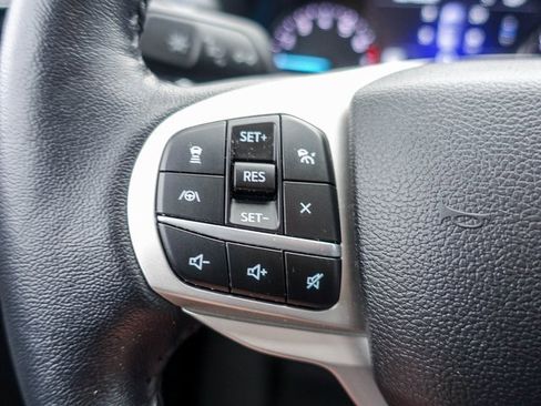 Used 2023 Ford Explorer XLT w/ Equipment Group 202A image 34