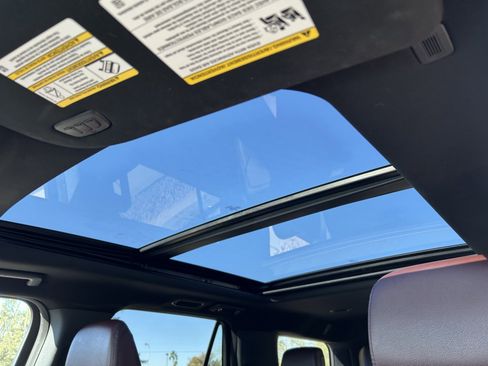 Used 2023 Ford Expedition Limited image 12