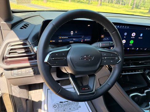Used 2024 Chevrolet Traverse Z71 w/ LPO, Floor Liner Package AWD/4WD image 16