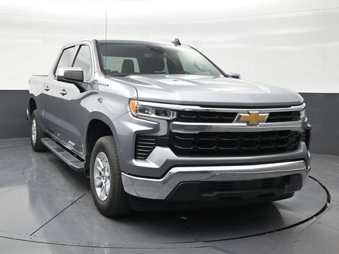 Used 2024 Chevrolet Silverado 1500 LT RWD image 7