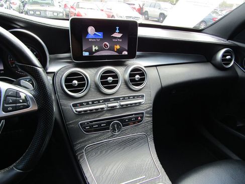 Used 2017 Mercedes-Benz C 300 Sedan image 11