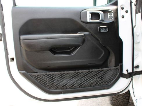 Used 2025 Jeep Gladiator Sport AWD/4WD image 14