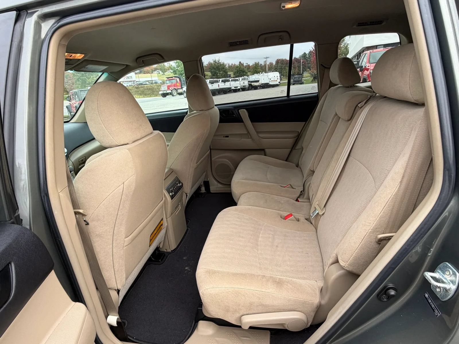 Used 2012 Toyota Highlander 4WD w/ Tow Pkg image 17