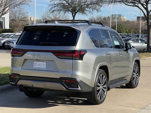 Used 2023 Lexus LX 600 4WD w/ Luxury Package image 4